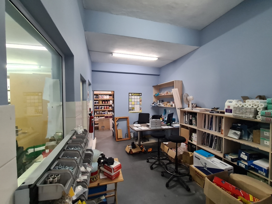 To Let commercial Property for Rent in East Bank Eastern Cape